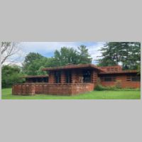 Theodore A Pappas House (1960-64), St. Louis, Missouri, photo RickH86. Wikipedia.jpg